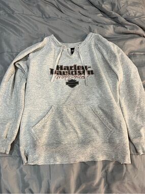 Harley-Davidson Light Gray Crewneck Pullover with Y2k Logo